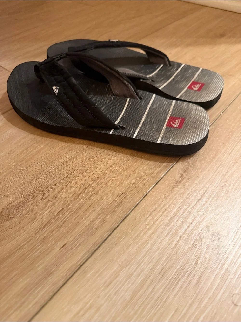 Quiksilver Black and Gray Men's Flip-Flops